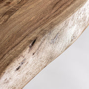 Akáciafa bisztróasztal asztallap éle – lakkozott felület, természetes textúra