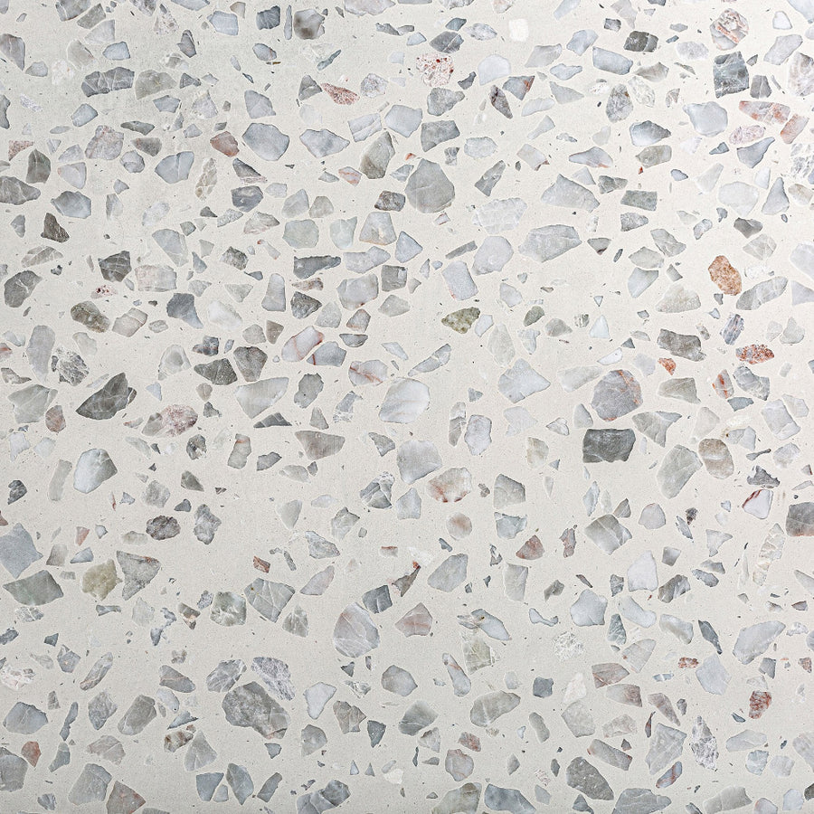 Terrazzo felület mintázata – apró kőszemcsék változatos struktúrája felülnézetben