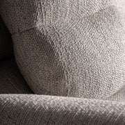 Plasztikus párnázottság részlete – Jacquard kanapé bézs kárpit közelről