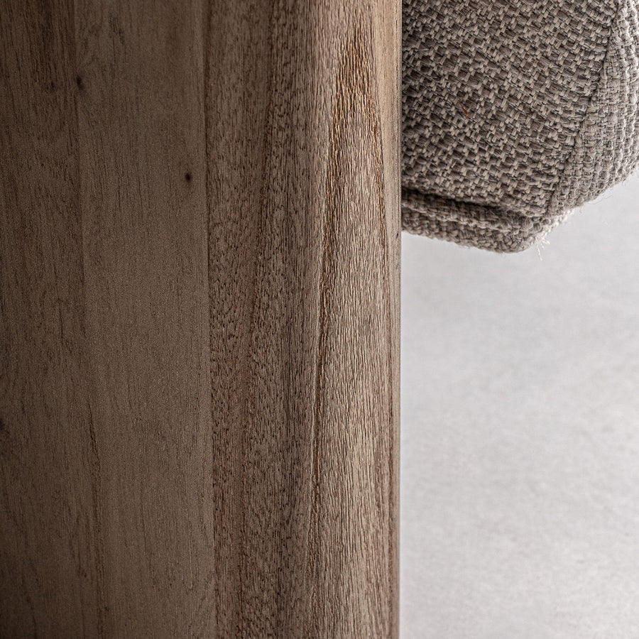 Natúr nyírfa erezete közelről – Jacquard fotel lábrészlet