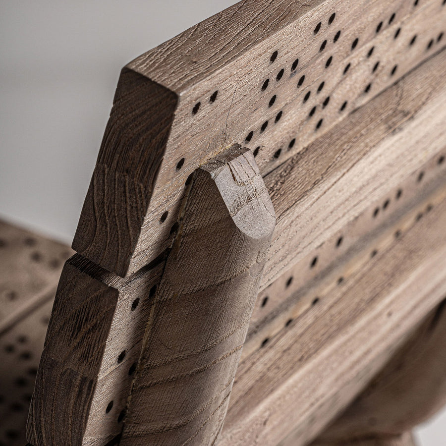 Perforált nyírfa felület makrófotó – Jacquard mintás szék