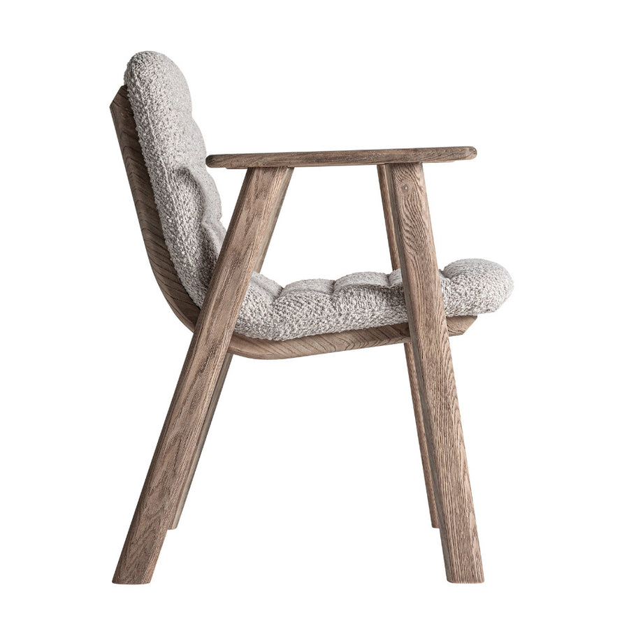 Jacquard karfás szék oldalnézet – ergonomikus ülés és fa karfa