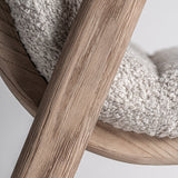 Natúr nyírfa láb és kárpit találkozása – részletfotó