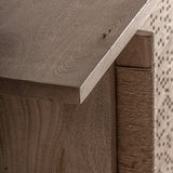 Natúr nyírfa TV-állvány felső lapának részlete – finom erezettel