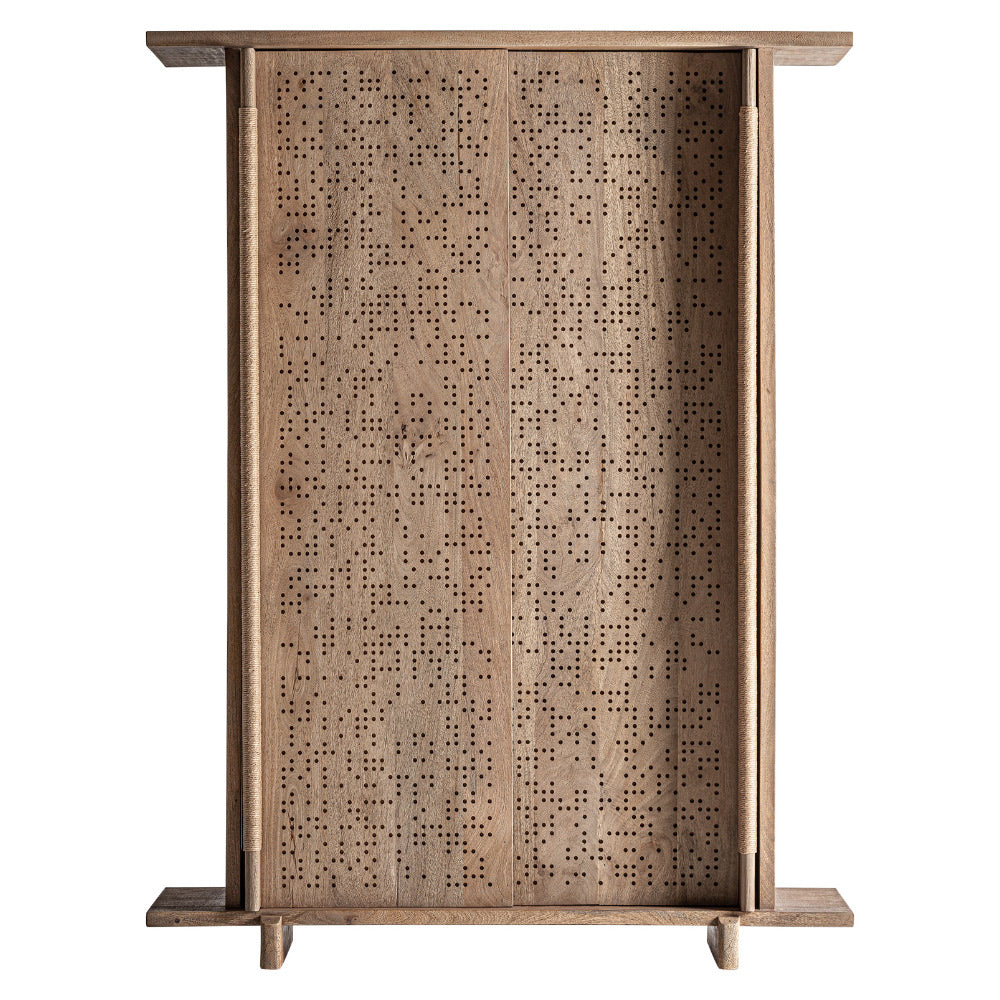 Natúr nyírfa gardróbszekrény elölnézet – perforált tolóajtókkal