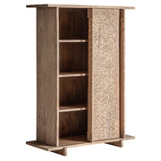 Nyírfa gardrób jobb oldalról – tágas belső polcokkal