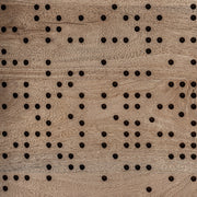 Nyírfa ajtó perforált mintázata – részletfotó