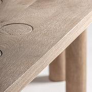 Traventin mészkő betétek és faerezet találkozása – Jacquard étkezőasztal részlet