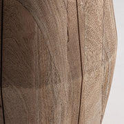 Faragott talpkialakítás részlete mangófából – Jacquard kollekció