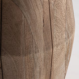 Faragott mangófa talapzat közelről – Jacquard dohányzóasztal textúrarészlet