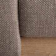 Fa váz és kárpit csatlakozása – világosbarna pácolt fenyőfa részlet