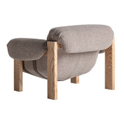 Hesse fotel hátoldali nézet – taupe kárpitozás és fa lábazat