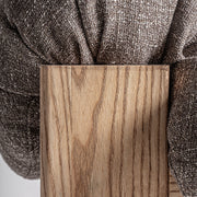 Háttámla részlet – ívelt kialakítás és puha kárpitozás