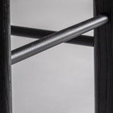 Fekete fém lábtartó közelről – Jacquard bárszék