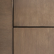 Tölgyfa bútorfront részlet – finom erezet, világosbarna natúr hatás