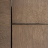 Tölgyfa bútorfront részlet – finom erezet, világosbarna natúr hatás