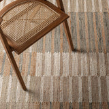 Keala szőnyeg enteriőrben – természetes hangulatú kortárs térben elhelyezve