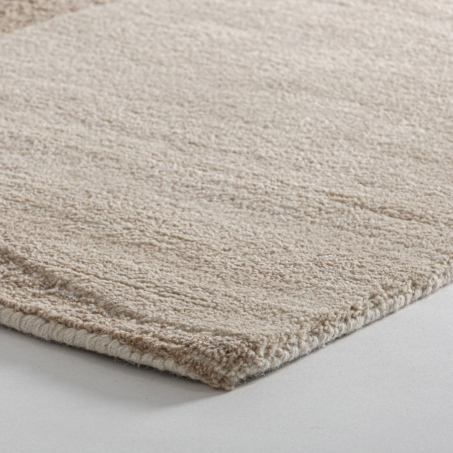 Gyapjú és viszkóz szőnyeg élrészlet – textúra és szálstruktúra közelről