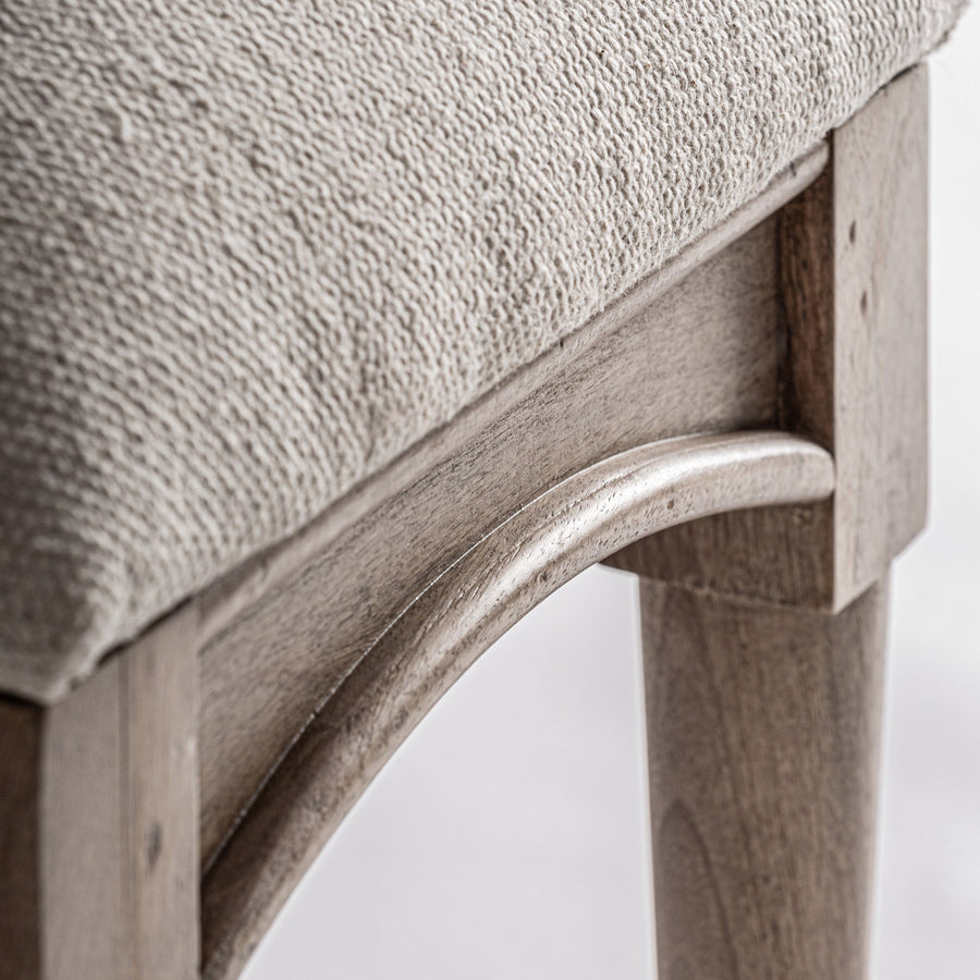 Ívelt mangófa merevítés és juta ülőfelület – részletfotó, Verac kollekció