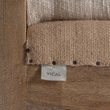 Grube kollekció fotel részlet – rusztikus fa és természetes textil kombinációja