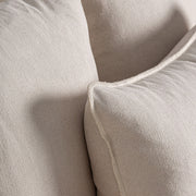 Díszpárna részlet – vászon anyag és dekoratív varrás