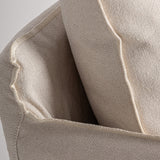 Kárpitozott karfa részlete – lágy forma és precíz kidolgozás