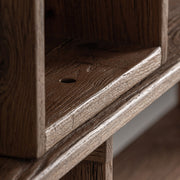 Natúr tölgyfa polclap részlet – finoman lekerekített él és fa textúra