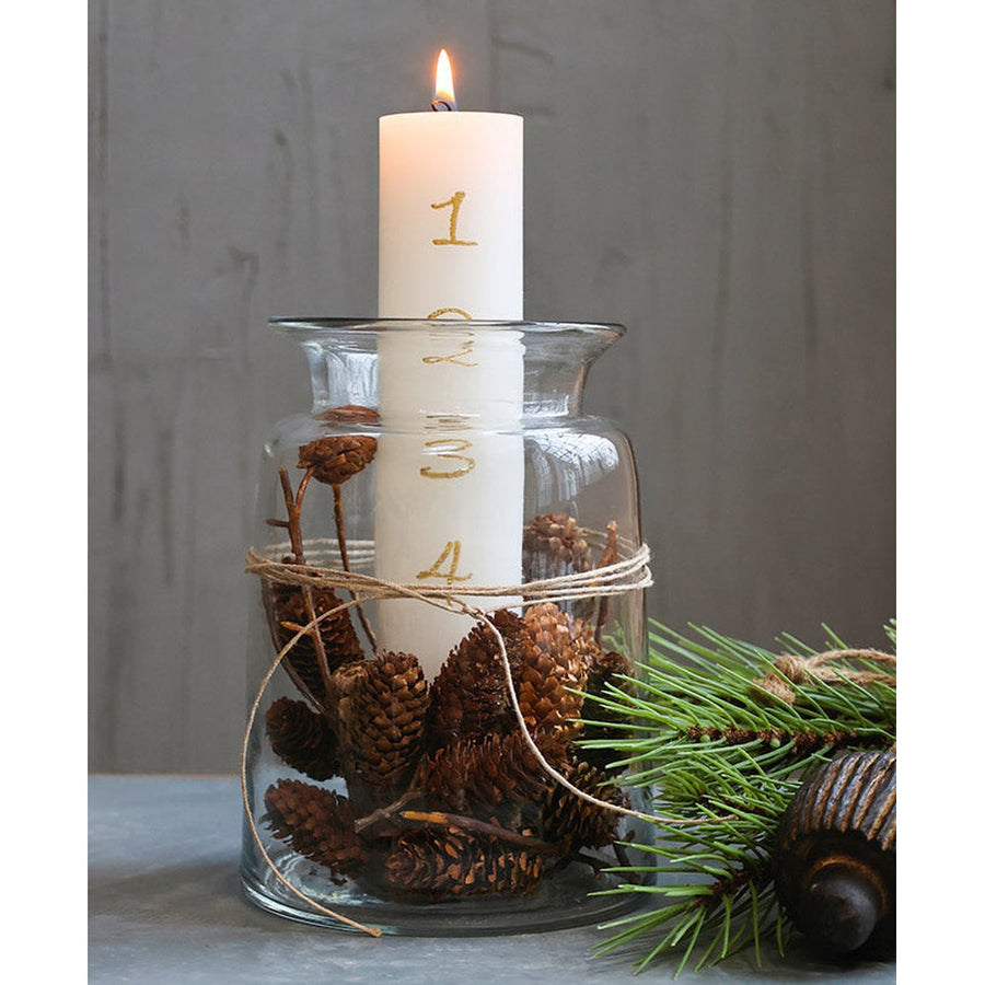 Antik fehér színű paraffinból készült,, aranyszínű számokkal díszített adventi gyertya.