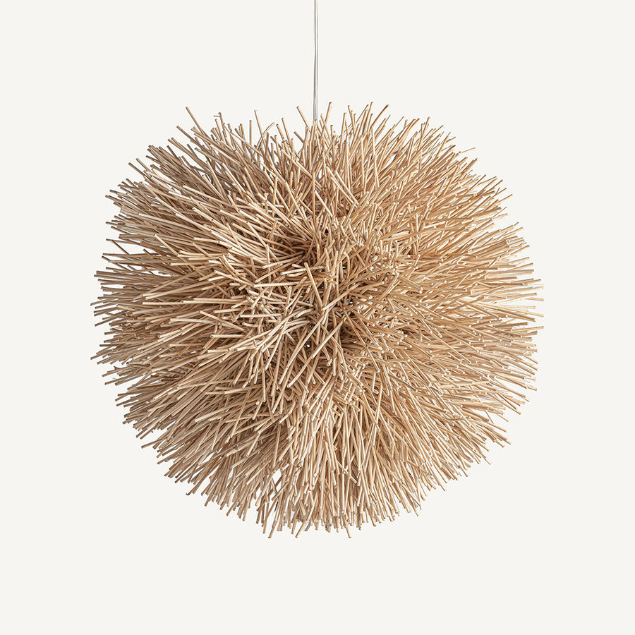 Gömb formájú, fészekszerű kézműves design függeszték lámpa.