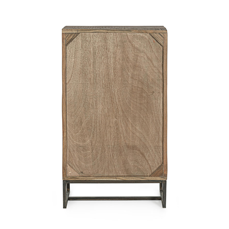 Akácfából és acélból készült bortároló szekrény.