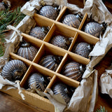 Vintage stílusú mokka üvegdíszek természetes csomagolásban