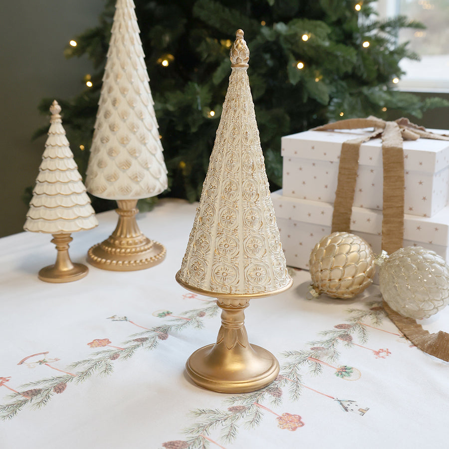 ANTIQUE antik krém dekor fenyő kúp ünnepi asztali dekorációként, ajándékdobozok mellett