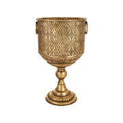 Antique Metals kaspó oldalnézetből, antik aranyszínű fém felülettel és dekoratív fémgyűrűs fogantyúval, klasszikus talapzattal.