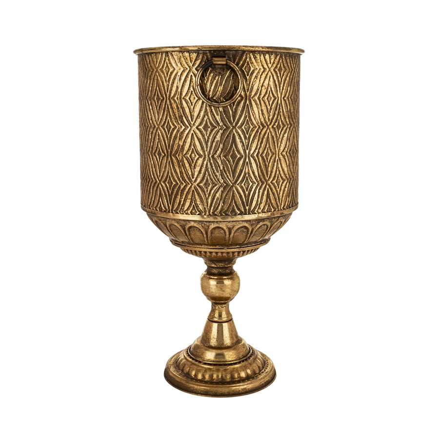 Antique Metals kaspó oldalnézetből, antik aranyszínű fém felülettel és dekoratív fémgyűrűs fogantyúval, klasszikus talapzattal.