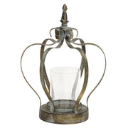 Antikolt aranyszínű, korona formájú fém lámpás üvegbúrával, rusztikus vidéki stílusban, az Antique Metals kollekcióból, 29 cm magas.