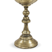 Dekoratív kialakítású, patinás felületű, aranyszínű, fém díszkaspó.