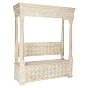 Baldachinos kialalkítású, mangófából faragott, antikolt felületű, orientál stílusú kézműves pad..