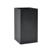 Letisztult formavilágú, szögletes BAQ Basic ültetőláda sötétszürke kivitelben, kül- és beltéri használatra.
