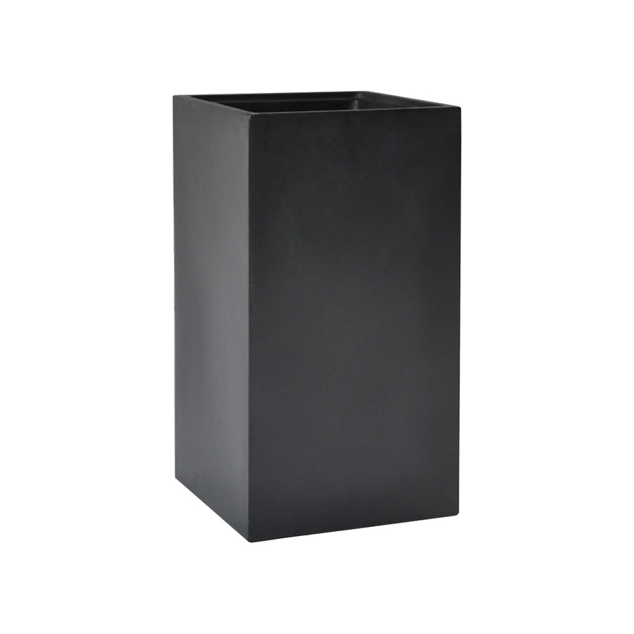 Letisztult formavilágú, szögletes BAQ Basic ültetőláda sötétszürke kivitelben, kül- és beltéri használatra.
