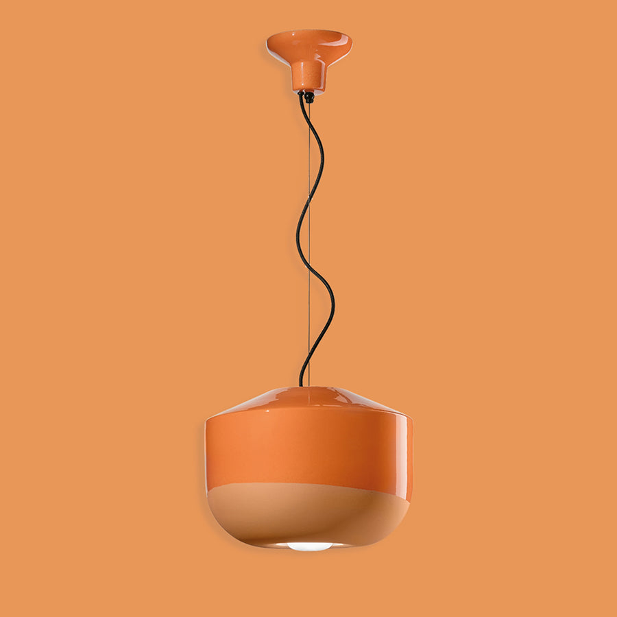 Formatervezett kortárs design függeszték lámpa.