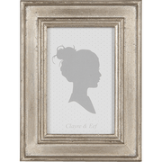 Antikolt felületű, ezüstszínű asztali fényképtartó.