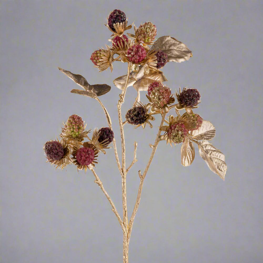 Aranyszínű, mű szeder ág.