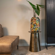 Kézműves fém dizájn kaspó.