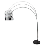 Íves, polírozott krómszínű fémből készült, design állólámpa.