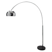 Íves, polírozott krómszínű fémből készült, design állólámpa.