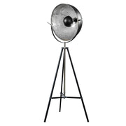 Háromlábú, ezüstszínű design állólámpa.