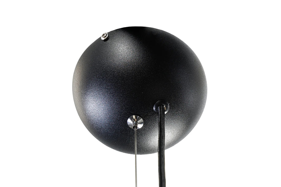 Ezüstszínű design függeszték lámpa.