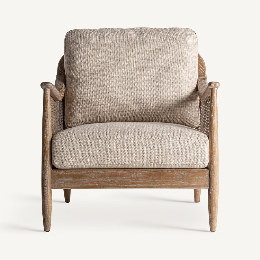 Tömör kőrisfából készült, rattanszövettel kialakított, bézs színű szövettel kárpitozott, formatervezett kortárs fotel.