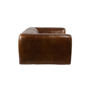 Oldalnézet a Boston vintage kanapéról, finoman antikolt marhabőr felülettel