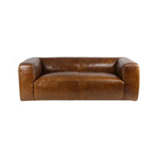 Elölnézetből fotózott Boston kollekciós 3 személyes dohánybarna vintage bőrkanapé